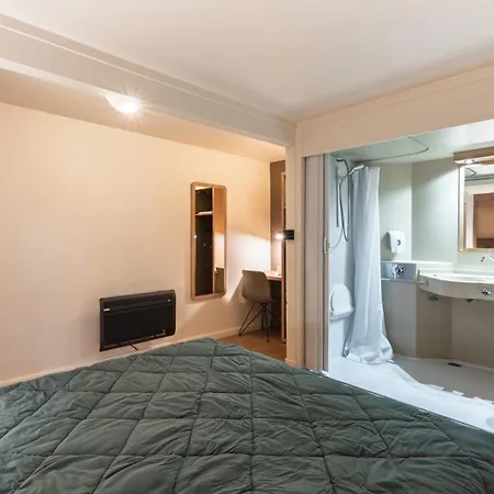 Premiere Classe Bordeaux Eysines-tour De Gassies * إيزين