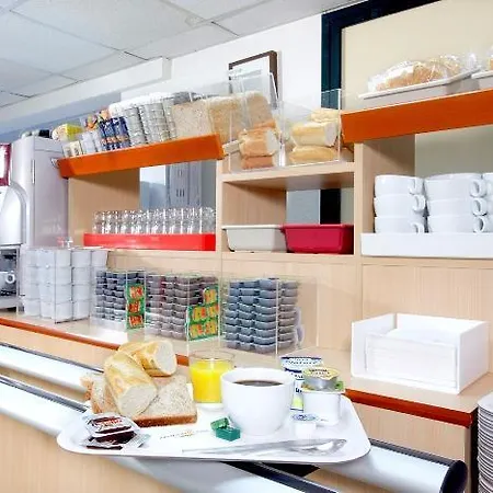 Premiere Classe Bordeaux Eysines-tour De Gassies فندق إيزين