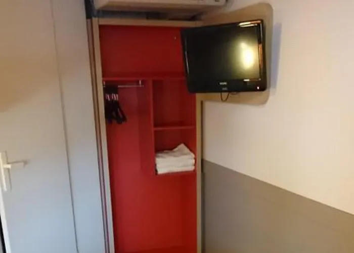 Hotel Premiere Classe Bordeaux Eysines-tour De Gassies *